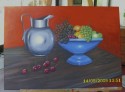 jarra y uvas