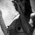 DESNUDOS EN EL AGUA