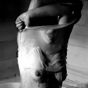 DESNUDOS EN EL AGUA 04