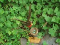 Robin flying to its nest, sculpture